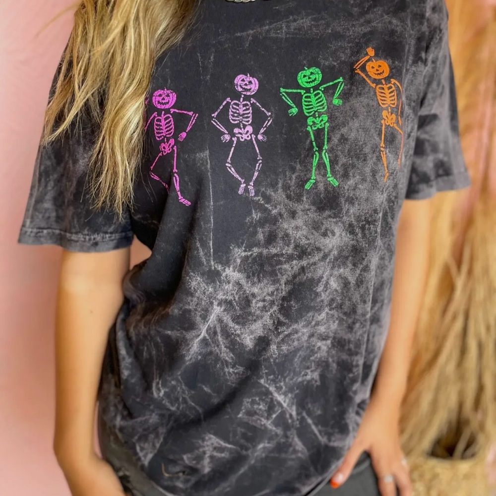 Skelly acid wash tee!